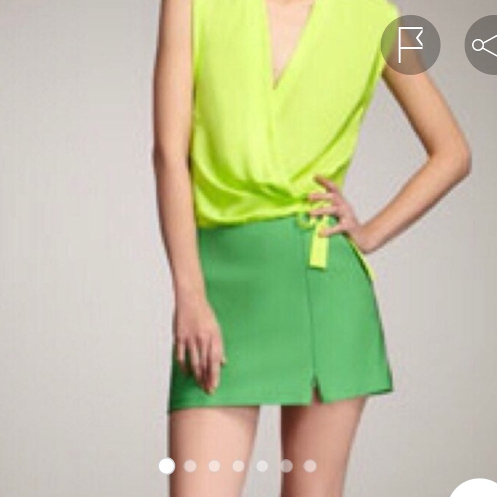 Diane Von Furstenberg green mini skirt - size 10